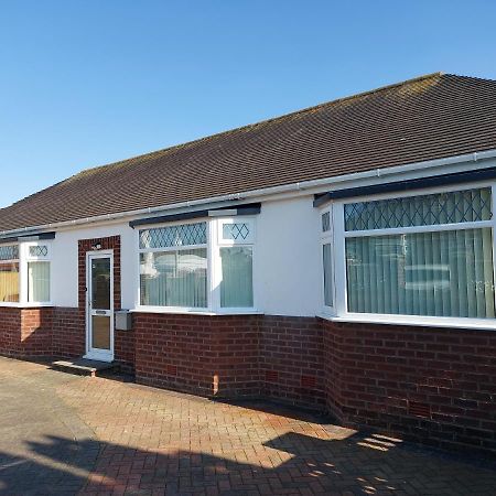 The Hermitage Private Detached Bungalow Villa Rhyl Dış mekan fotoğraf