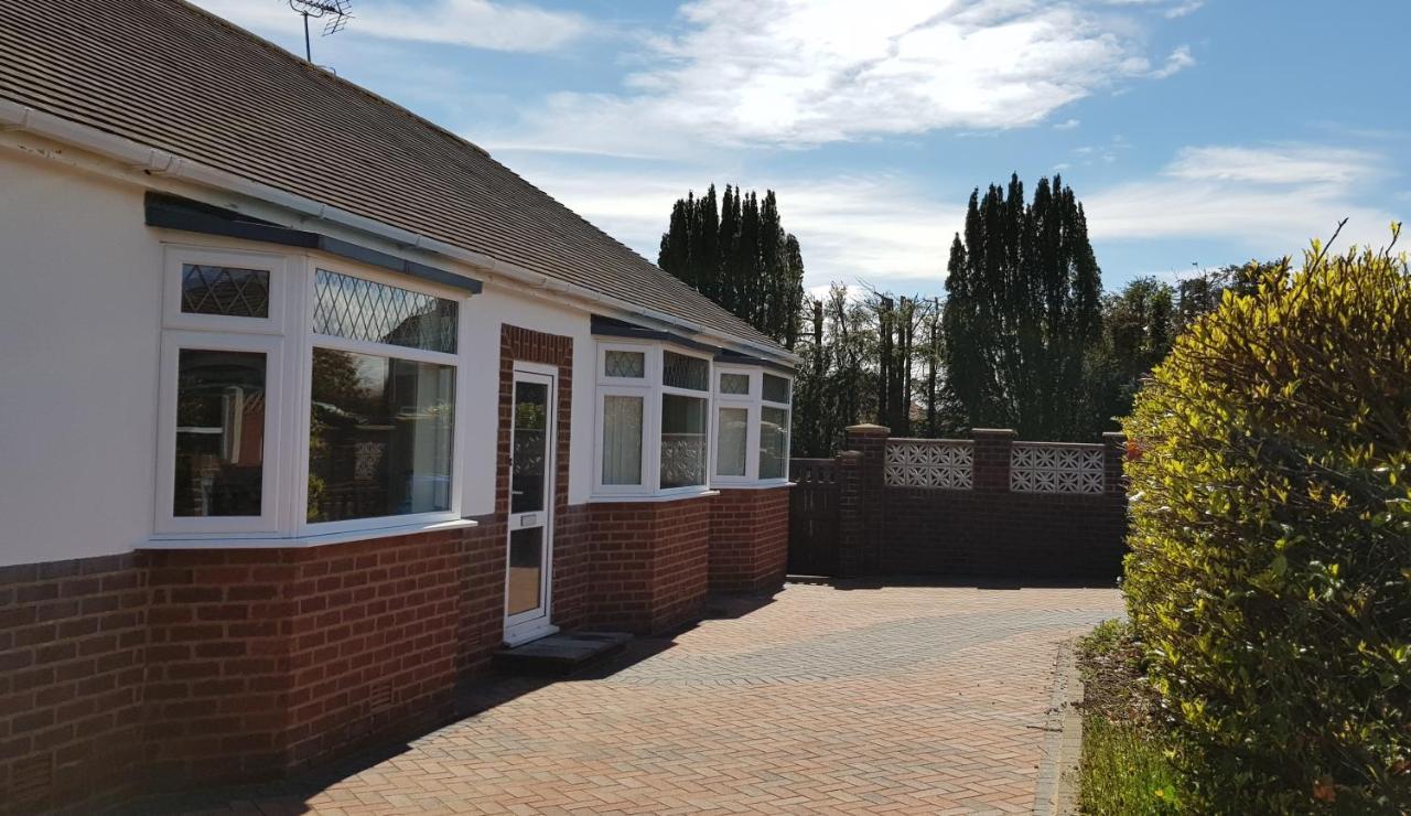The Hermitage Private Detached Bungalow Villa Rhyl Dış mekan fotoğraf