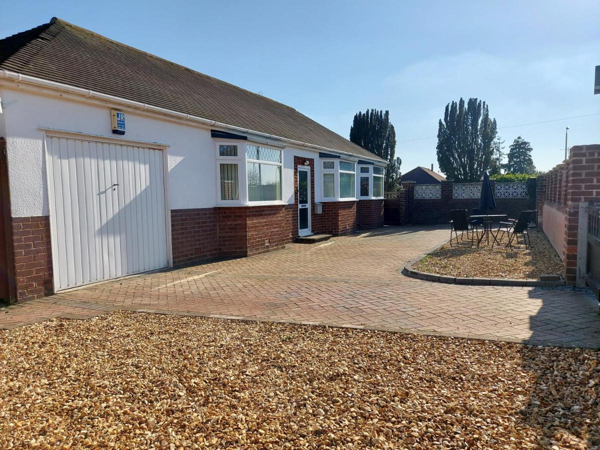 The Hermitage Private Detached Bungalow Villa Rhyl Dış mekan fotoğraf